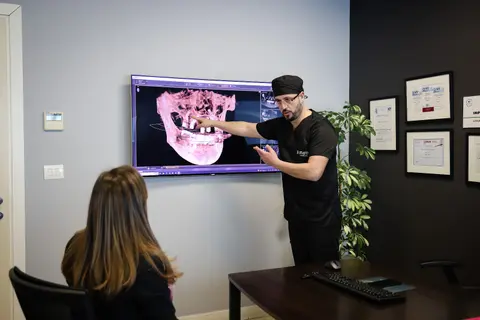 Dr. Roland Zhuka | Dentisti in Albania