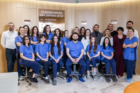 Platinum Dental Clinic - Dentisti in Albania