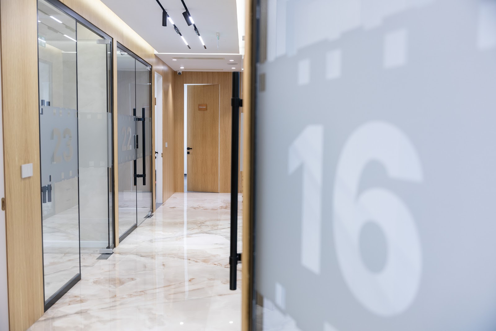 Platinum Dental Clinic - Dentisti in Albania