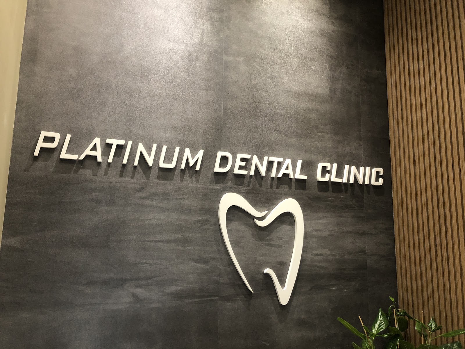 Platinum Dental Clinic - Dentisti in Albania