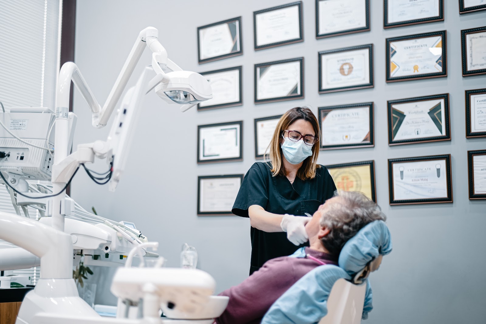 Platinum Dental Clinic - Dentisti in Albania