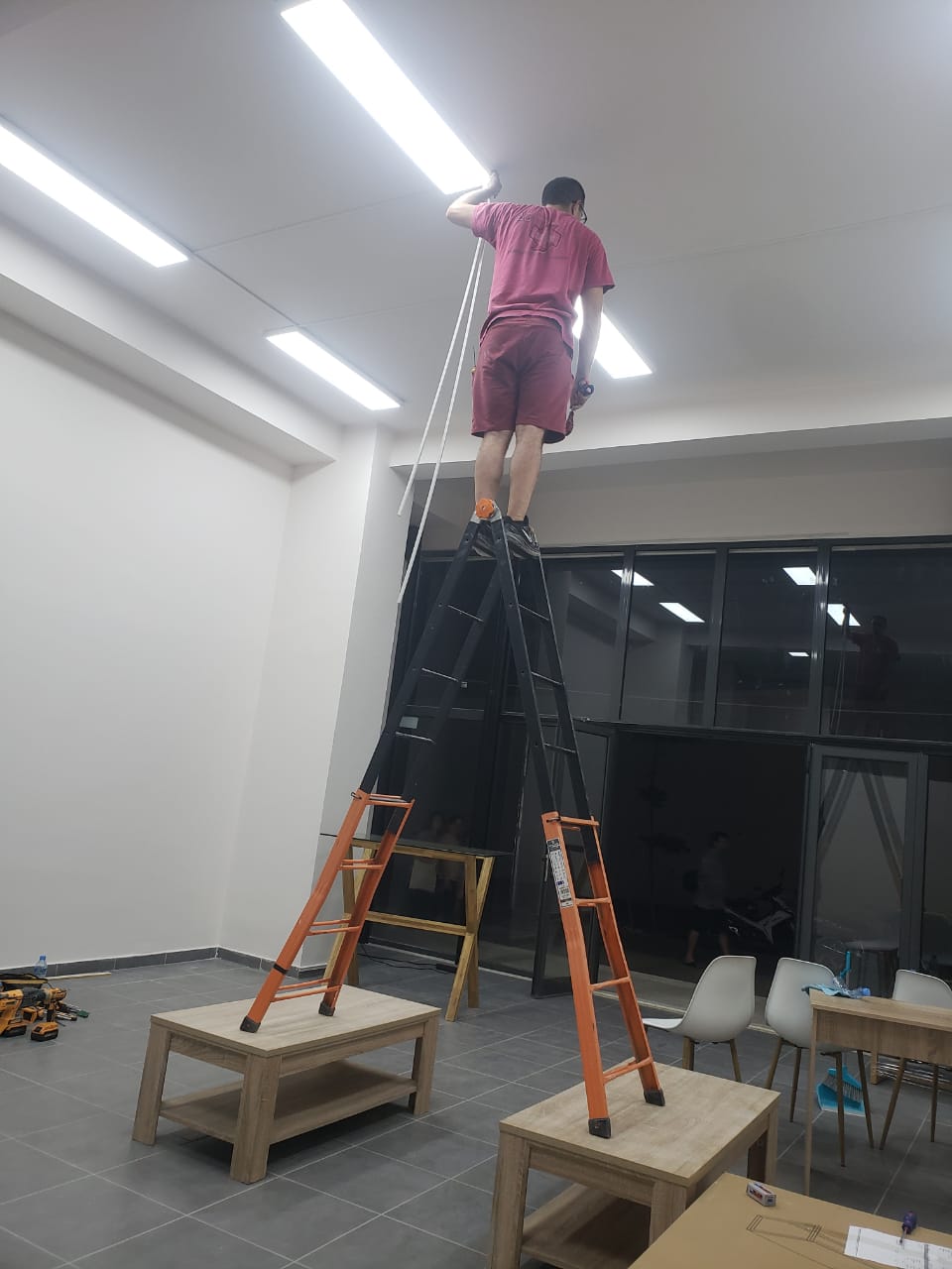 Elektricist ne Tirane