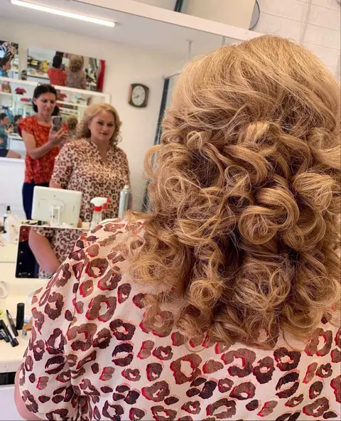 Parukeri Estetike Memi (Beauty Salon Memi)