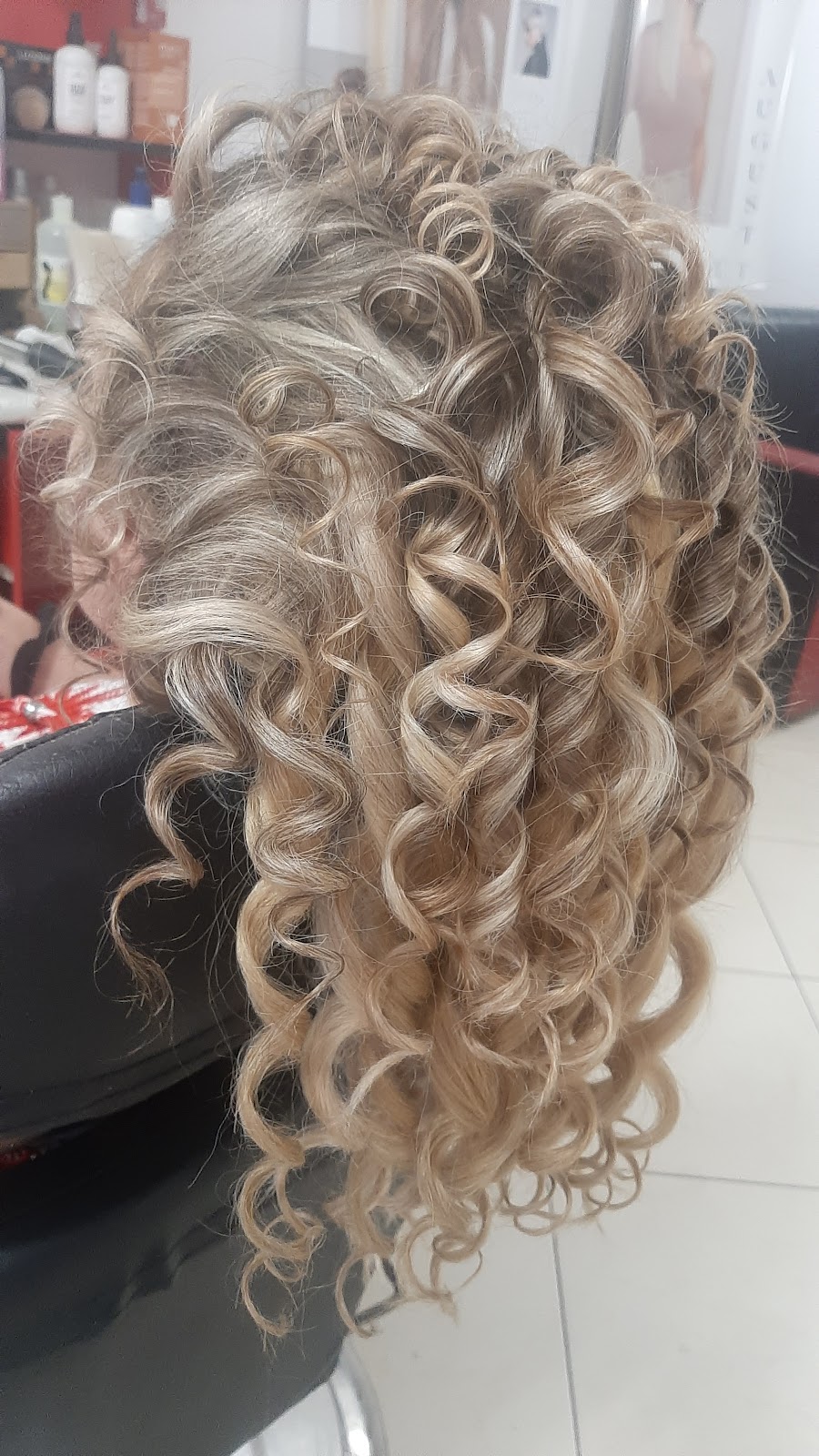 Parukeri Neta Durrres