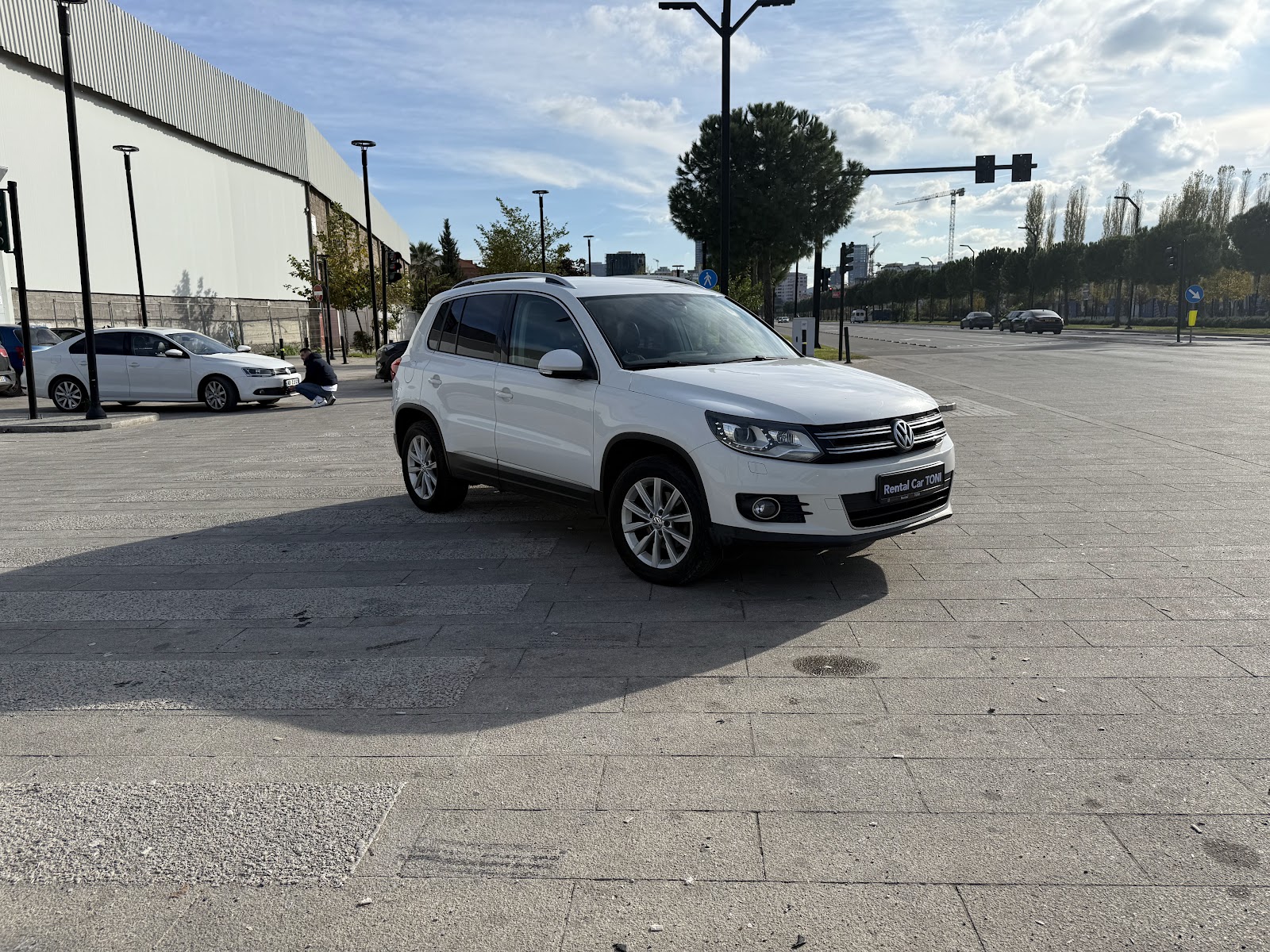Rental Toni (makina me qera)