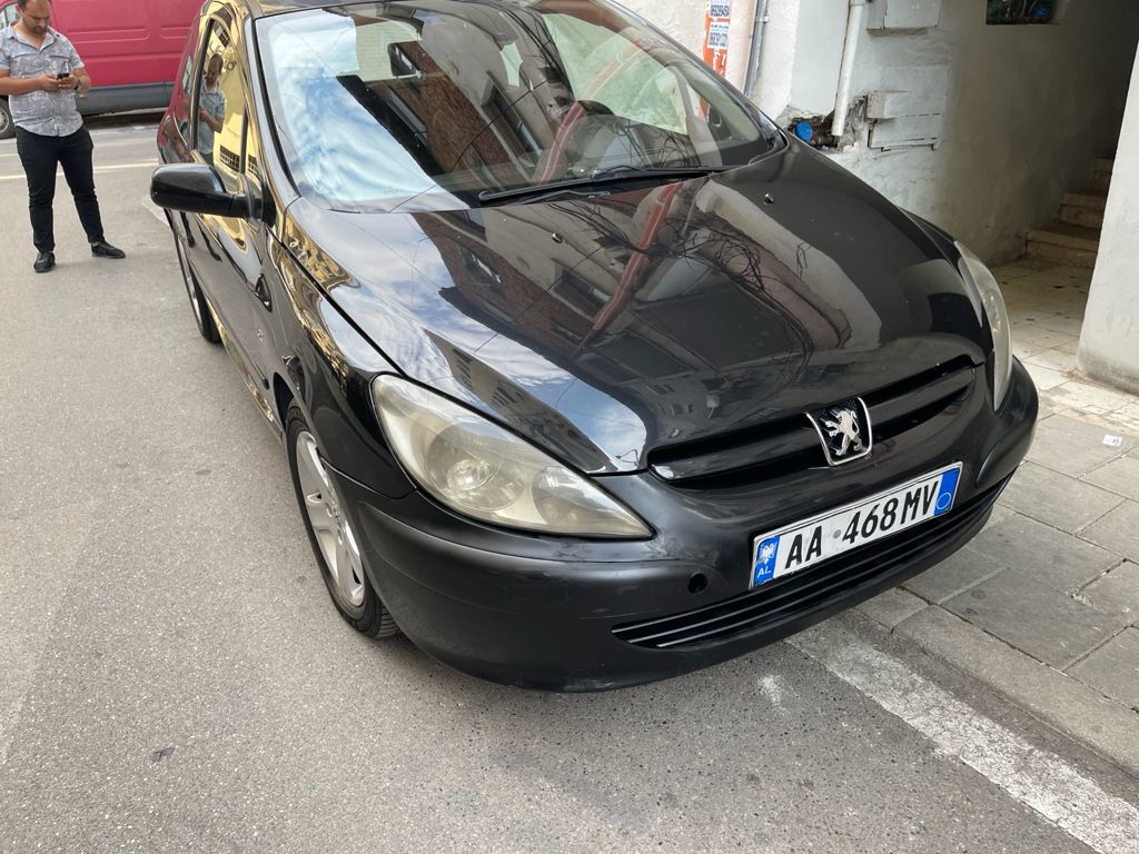 Makina me qera, Rental Cars Tirana