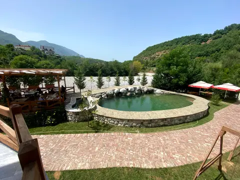 Hotel Restaurant Resort - Vëllezërit DOKA