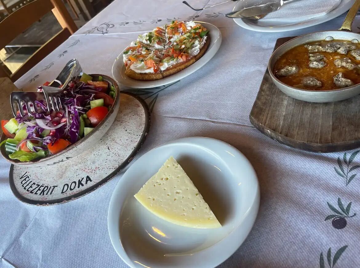 Hotel Restaurant Resort - Vëllezërit DOKA