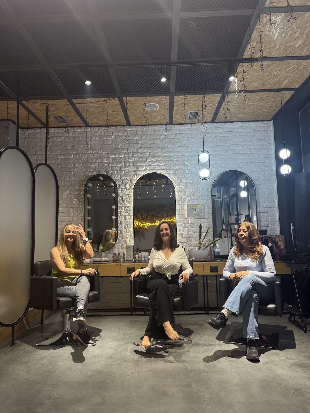 Thea Salon