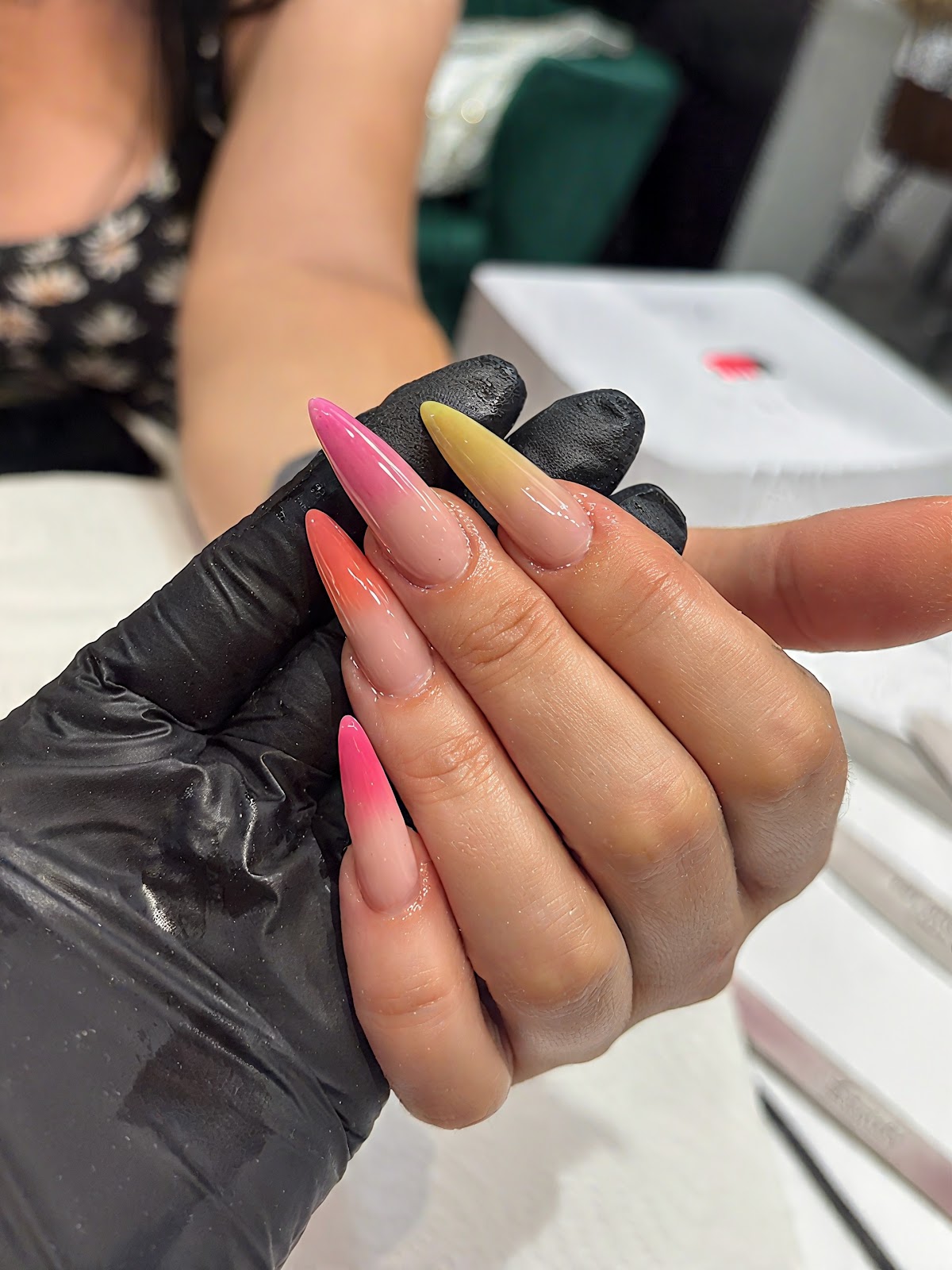 Akuarel Nails