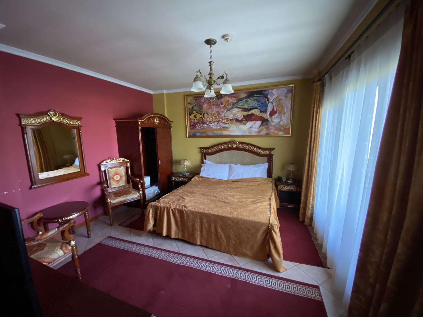 Dinasty Hotel