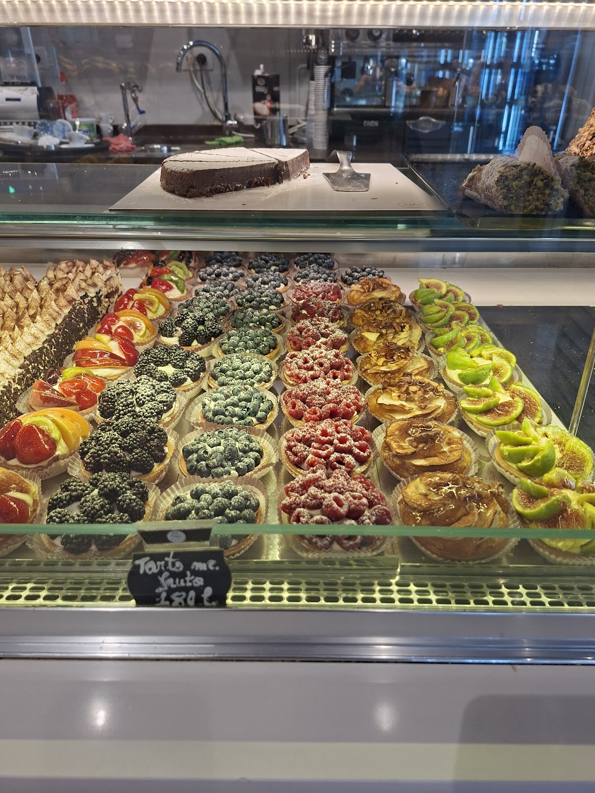 Furrë Buke Pastiçeri Tito