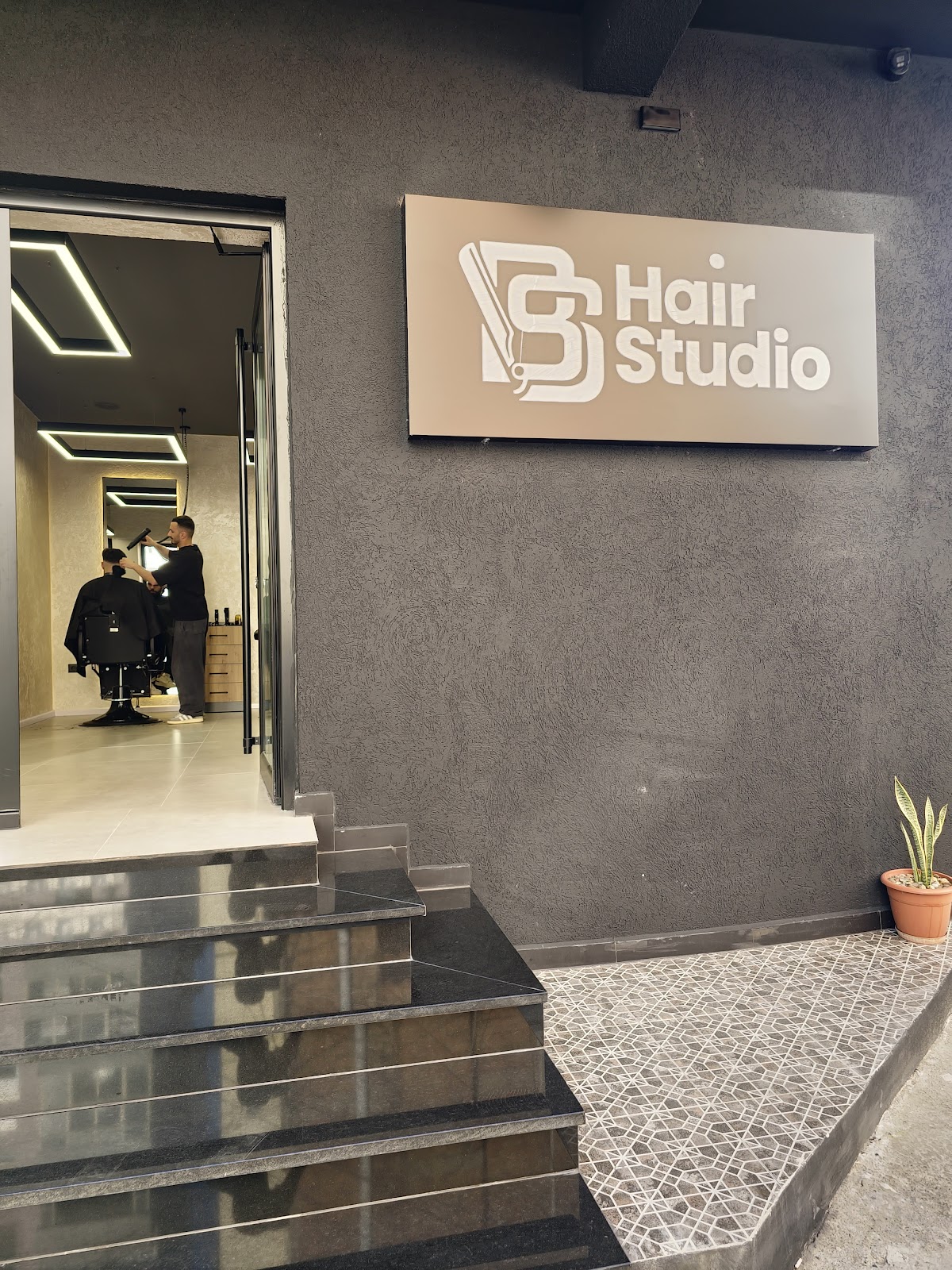 BS HAIR STUDIO