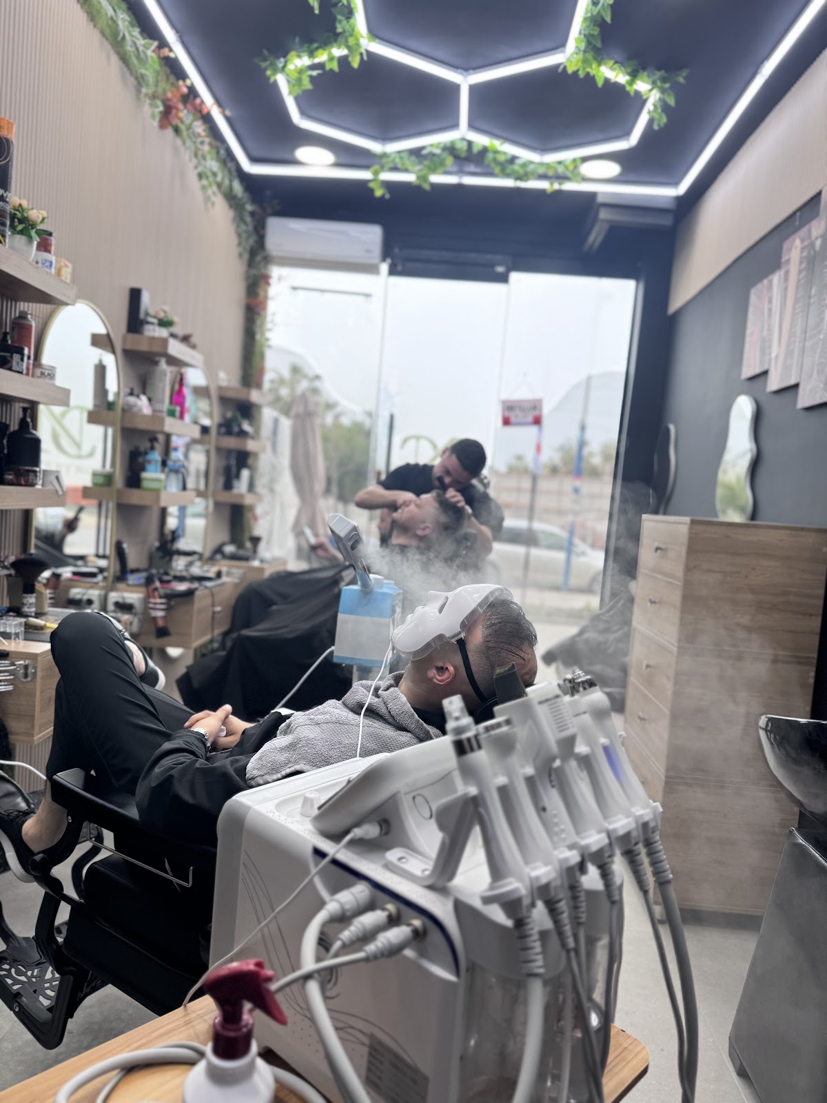 CUT'S BY NOEL