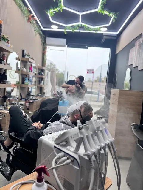 CUT'S BY NOEL