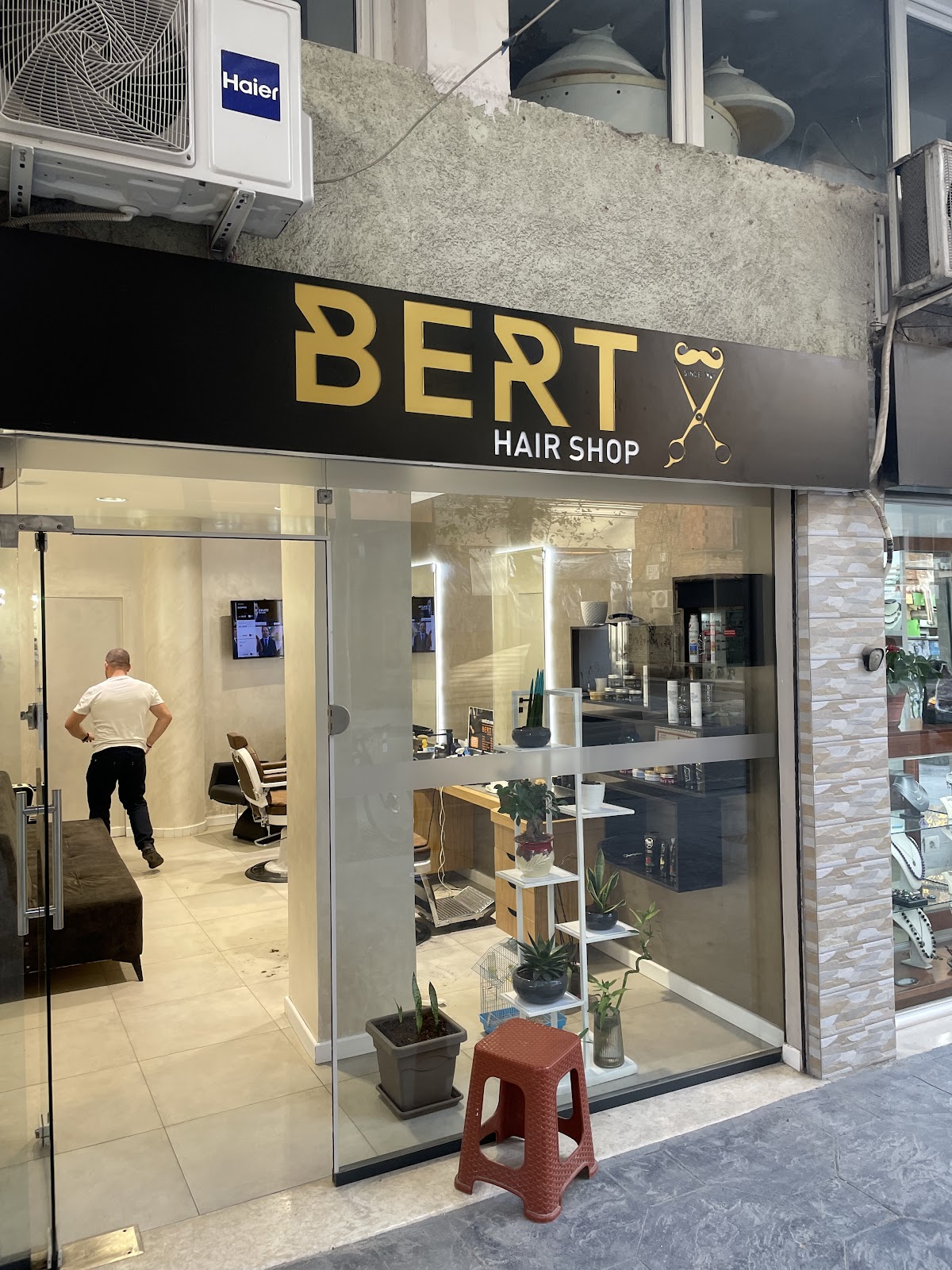 BARBER Bert Hair Shop