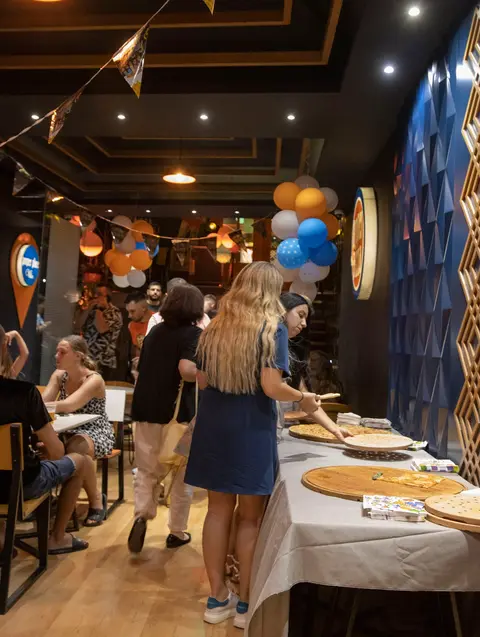 Proper Pizza "Rruga e Kavajës" (Proper Place Vila)