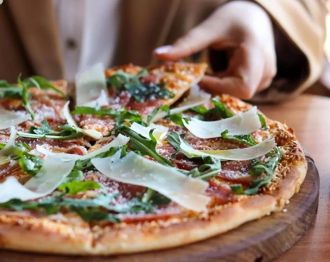 Proper Pizza "Rruga e Kavajës" (Proper Place Vila)