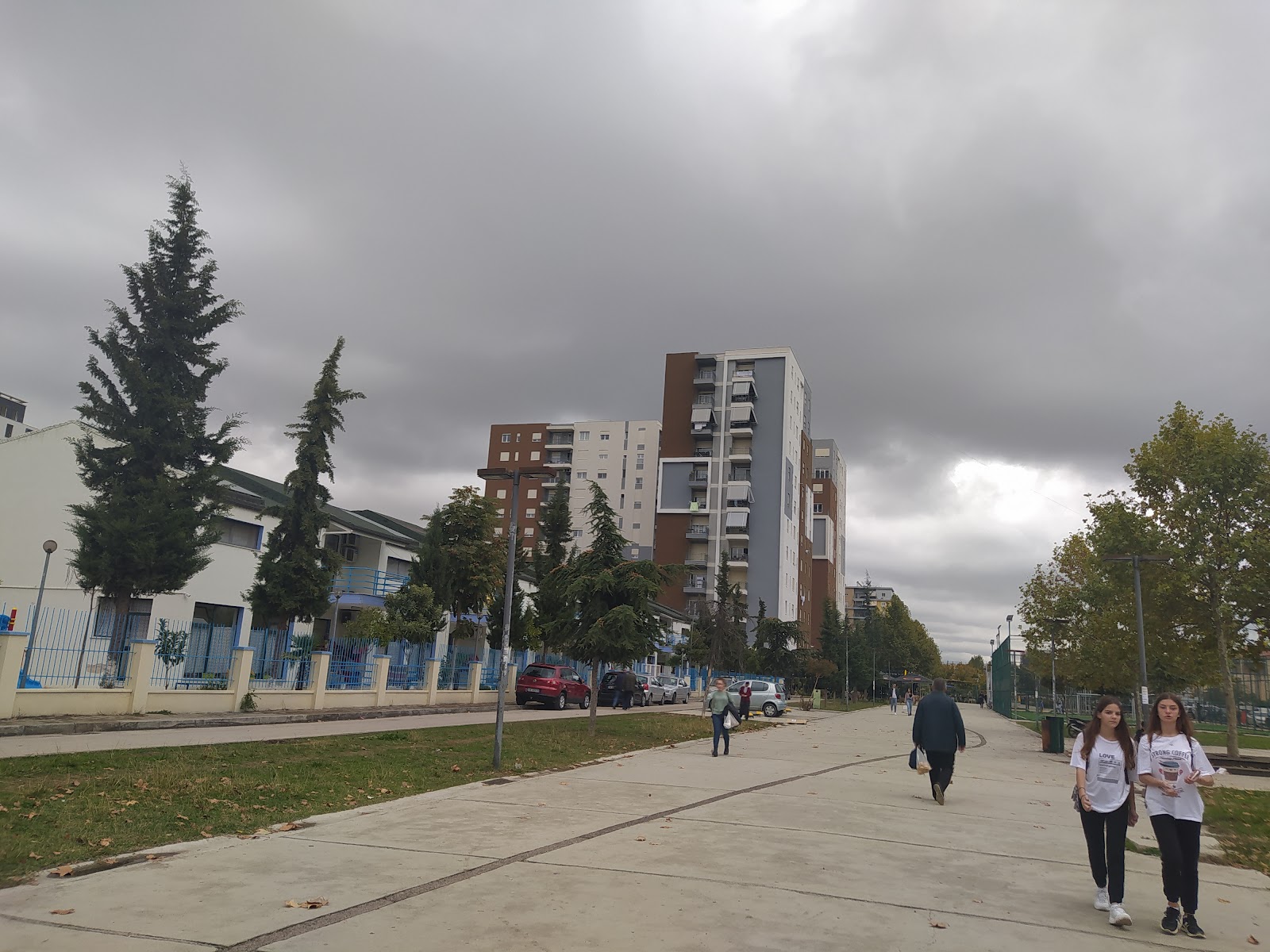 Kopështi dhe Cerdhja "Xixëllonjat"