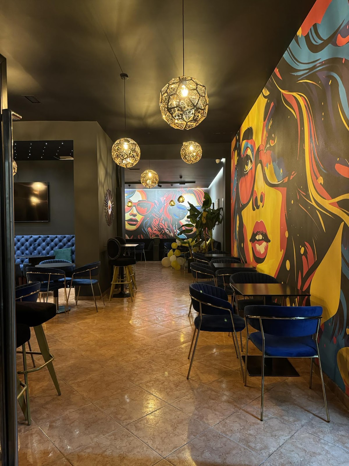 Dario's Bar