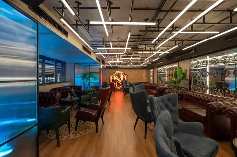 Nami Lounge & Bar