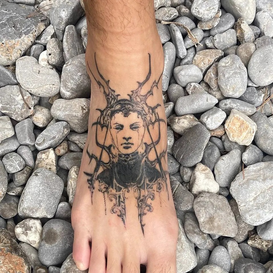Black Circle Tattoo Tirana