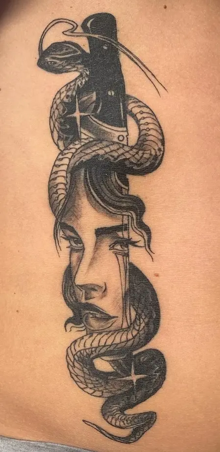 Black Circle Tattoo Tirana