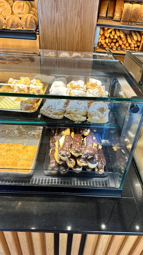Furrë Buke & Pastiçeri Luis