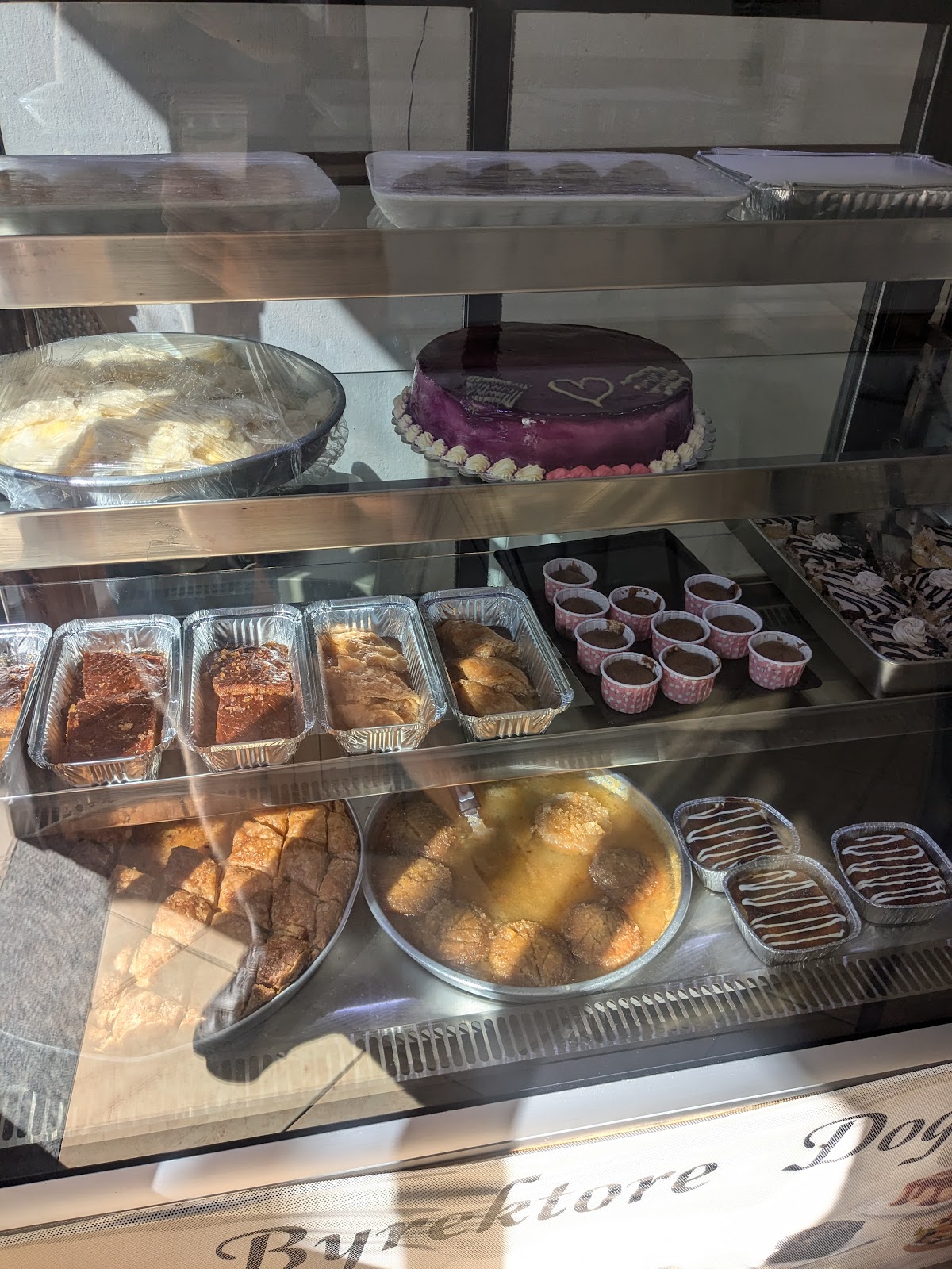Byrektore Pastiçeri Torja
