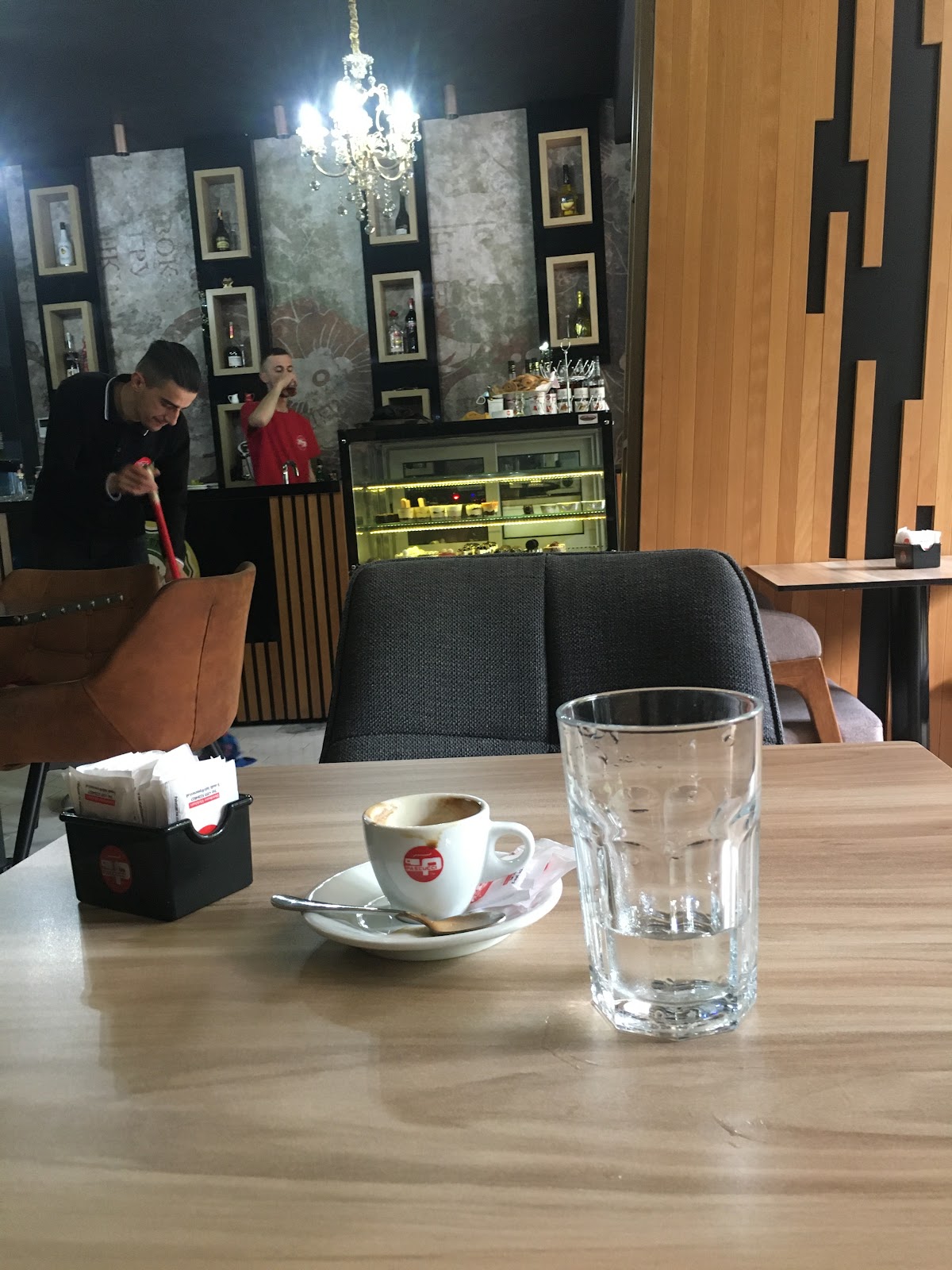 Bar & Pastiçeri Roi