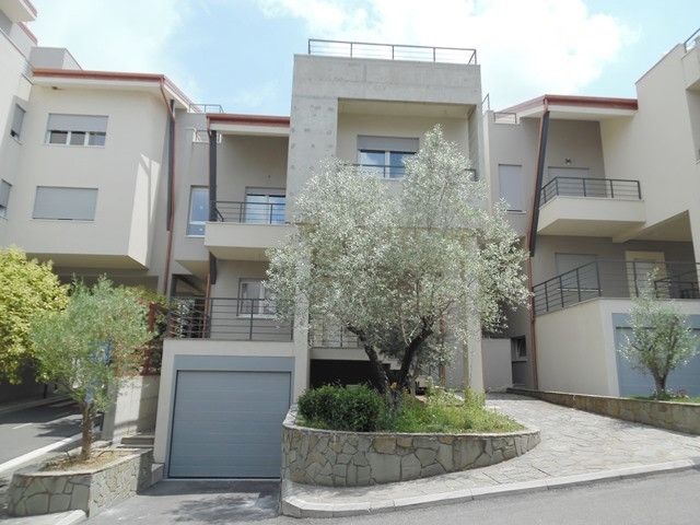 RealEstate.al - Agjenci Imobiliare në Tiranë