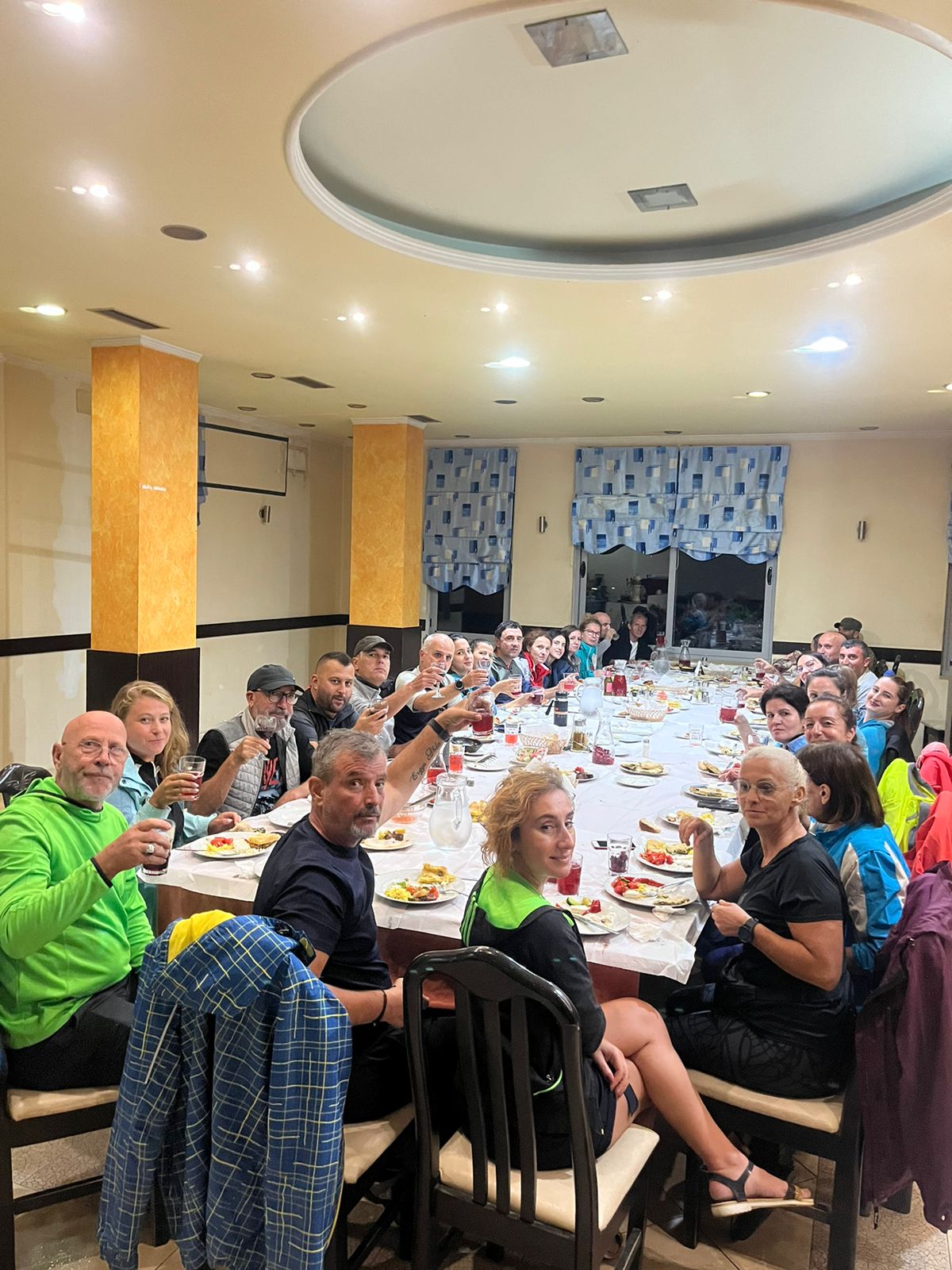 Bujtina Shën Mëria, Bar Restorant Sina