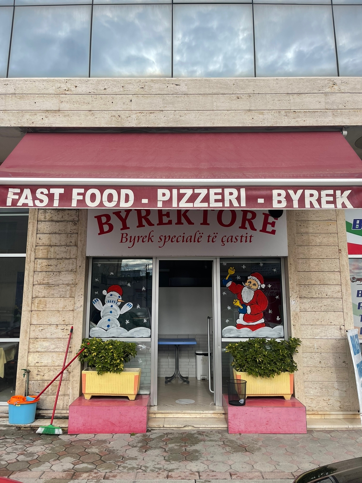 Byrektore. Byreke Speciale te castit
