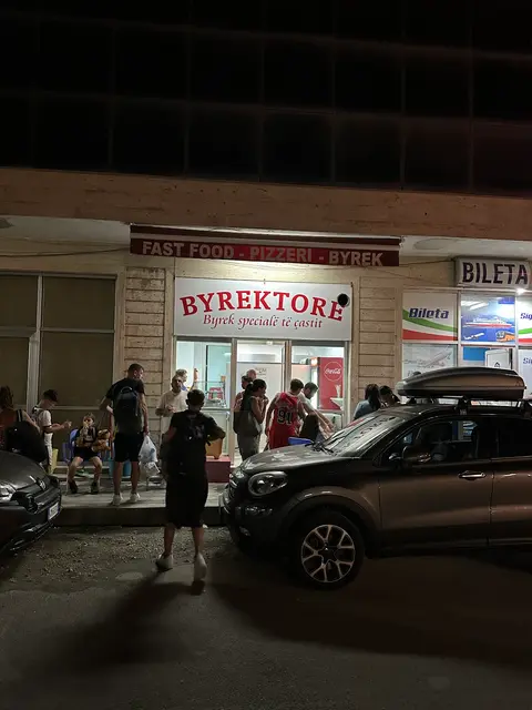 Byrektore. Byreke Speciale te castit