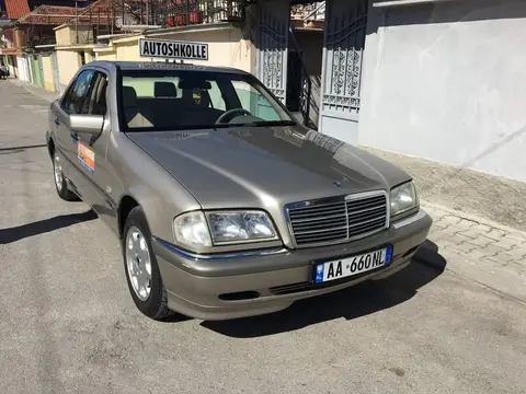 Autoshkolla Kuqali
