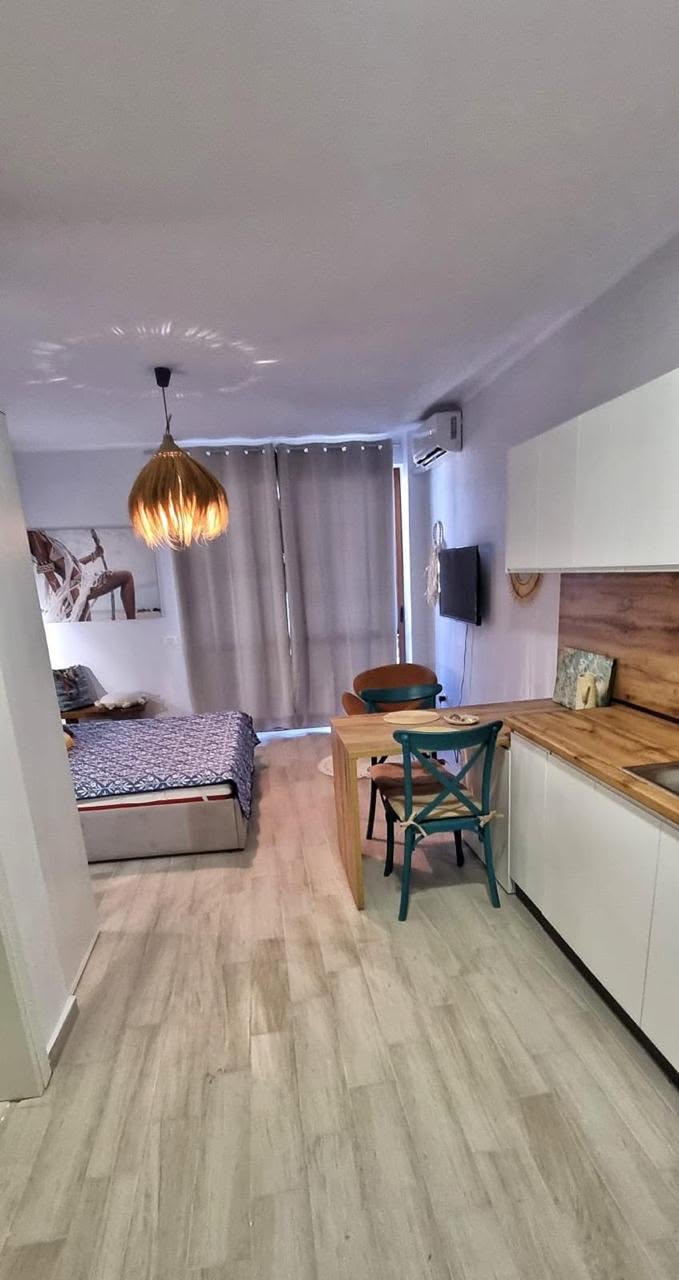 SHITET APARTAMENT Garsoniere me Ballkon Plazh  - 4