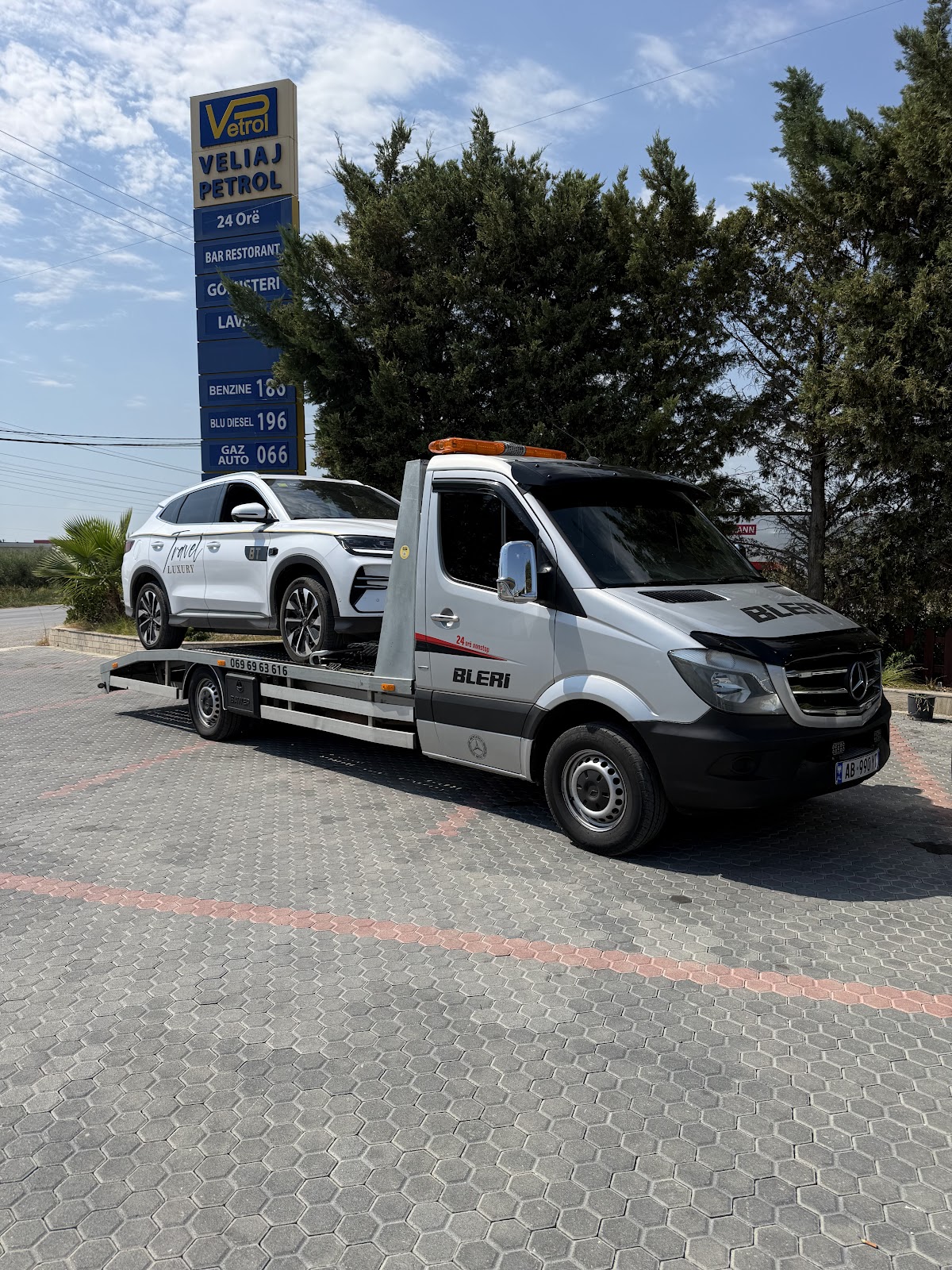 Karrotrec Lushnje 24/7 Bleri