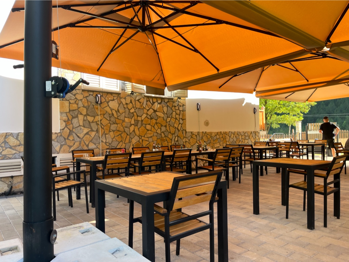 Bujtina Tinari "Restaurant & Guesthouse"