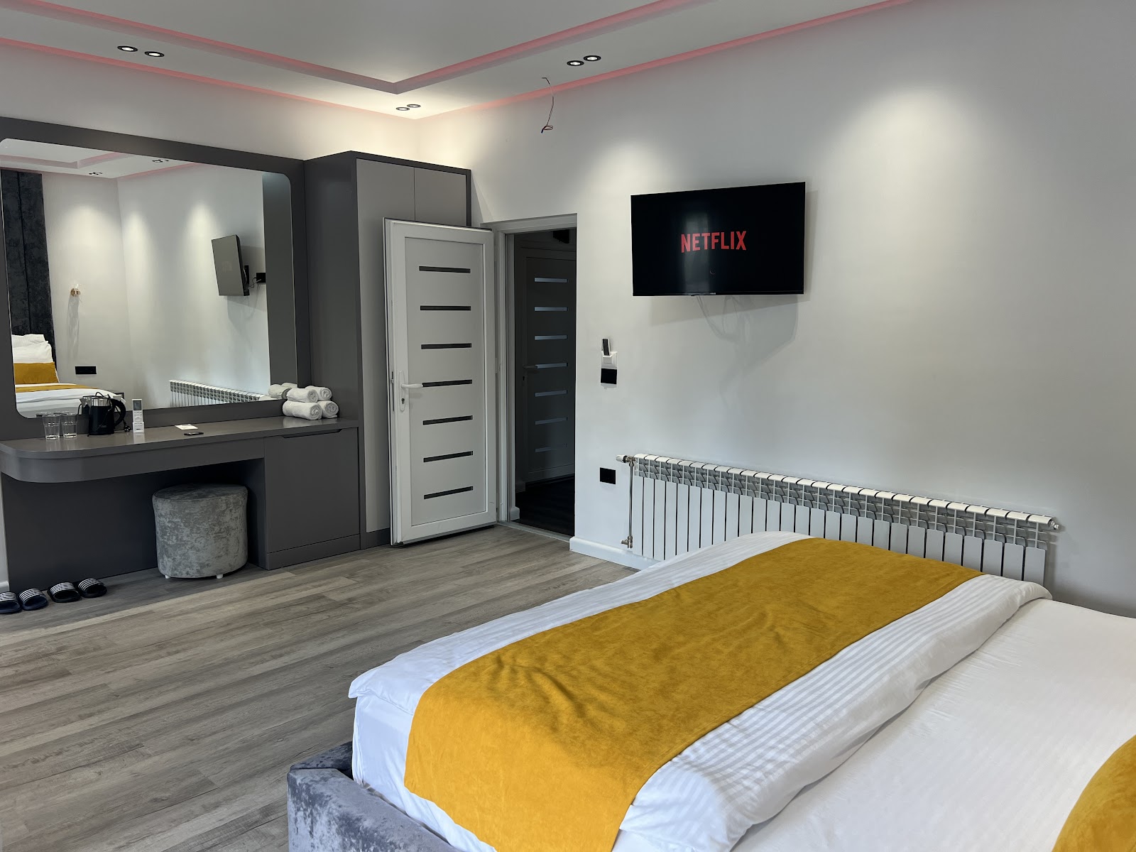 Hotel Breezy