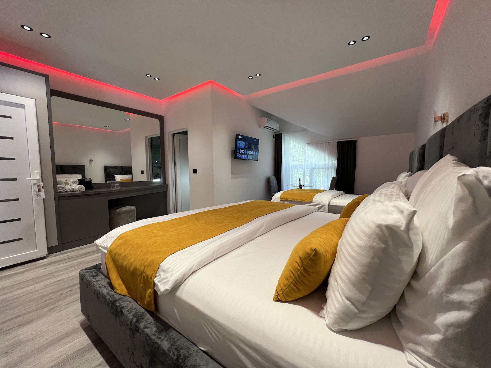 Hotel Breezy