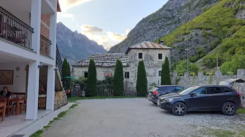 Hotel & Bar - Restorant - Piceri "Dragobia"