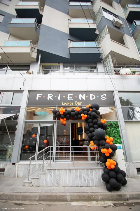 Lounge Friends Bar