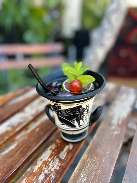 Saiko cocktail bar & Garden