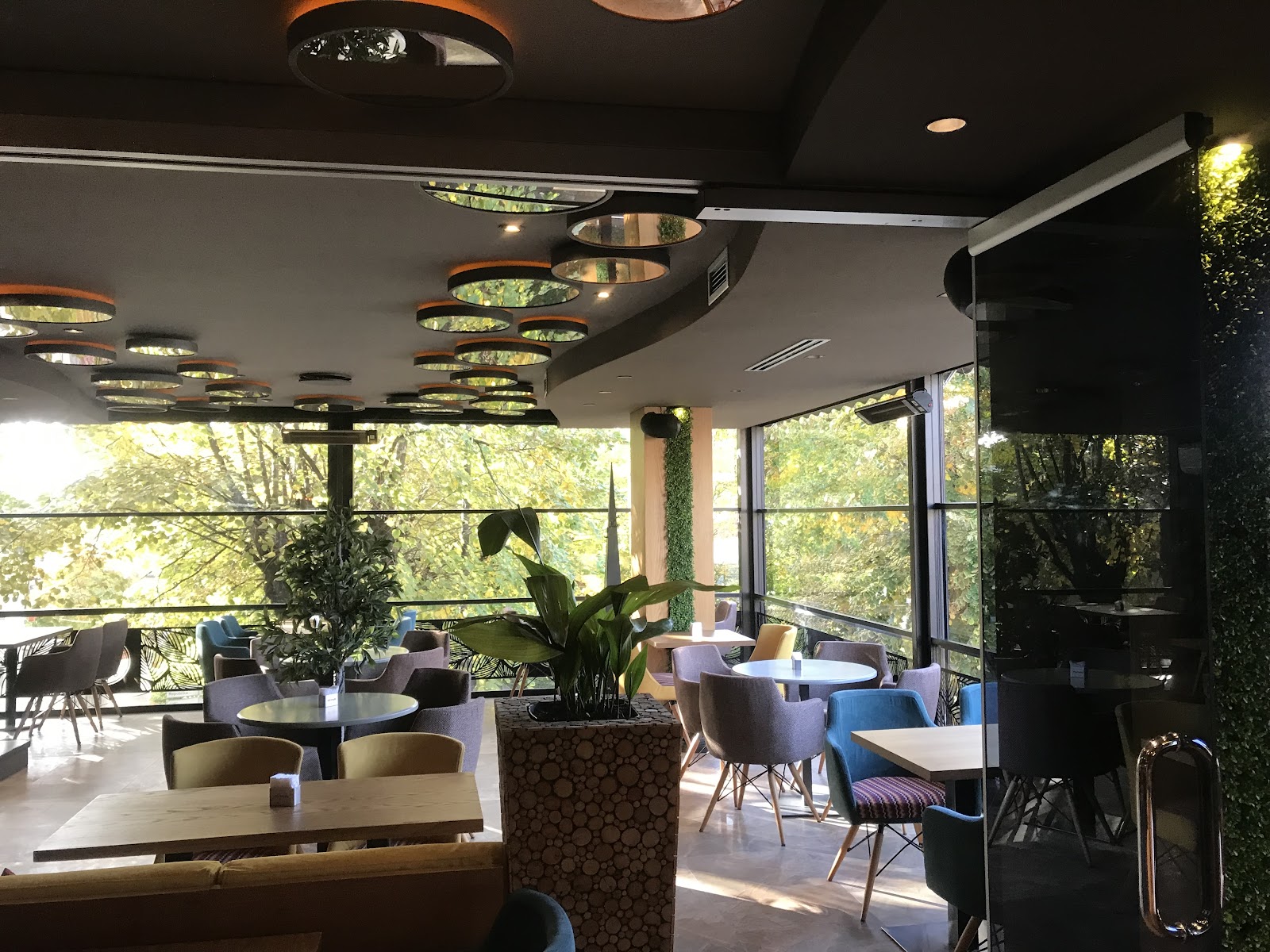 Resto-Bar ZEUS Korçë