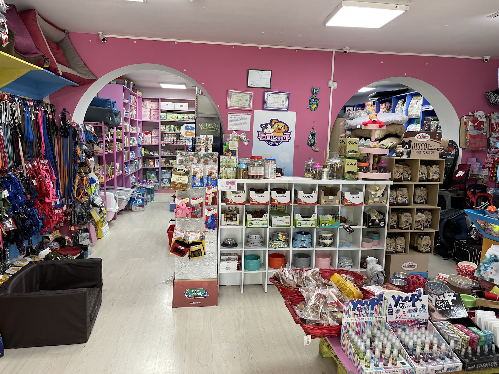 Plusito Pet Shop Tirane Bllok