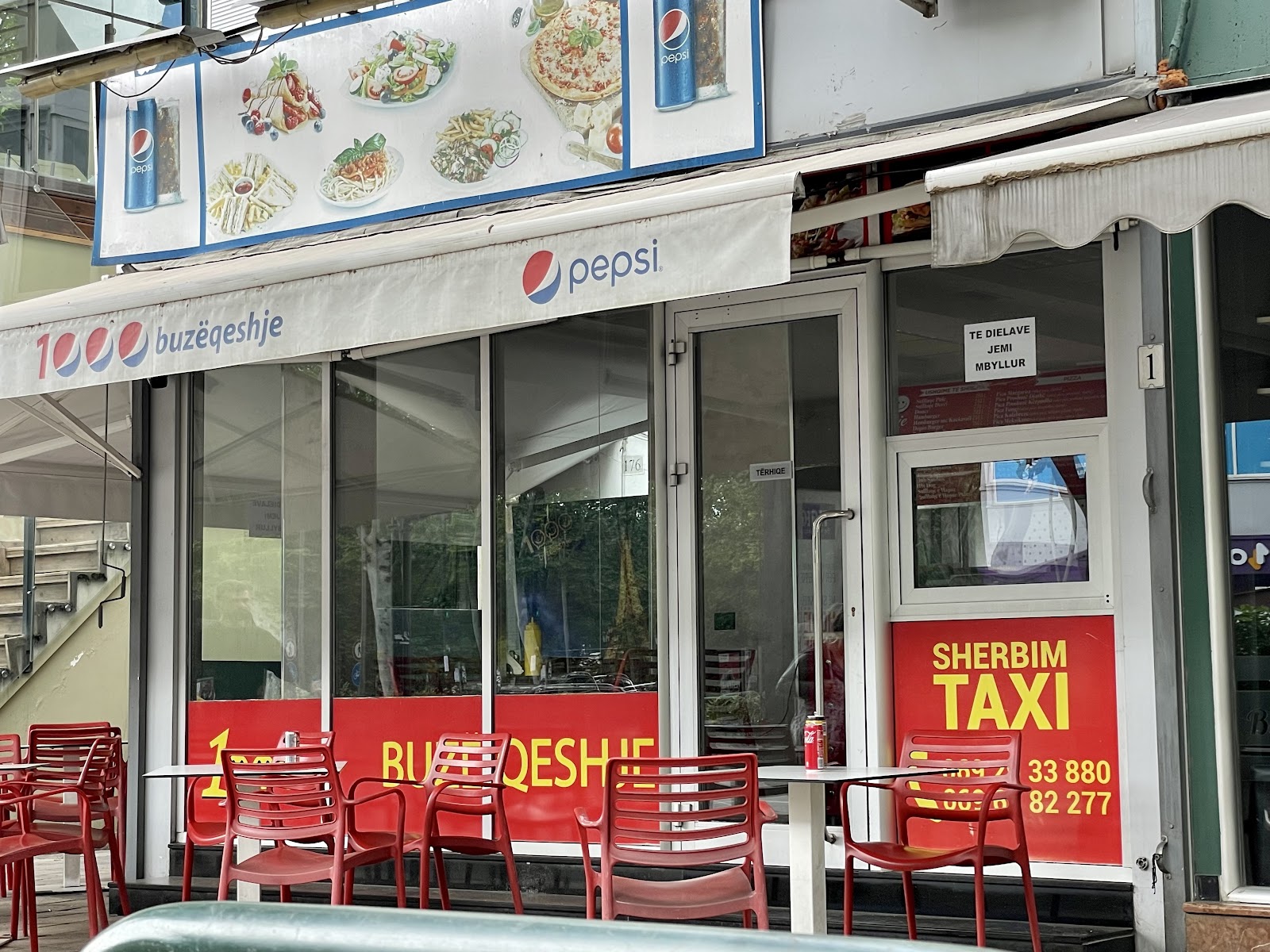 Fast Food 1000 Buzëqeshje