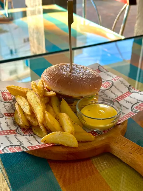 Bro's Fast Food (Halal)