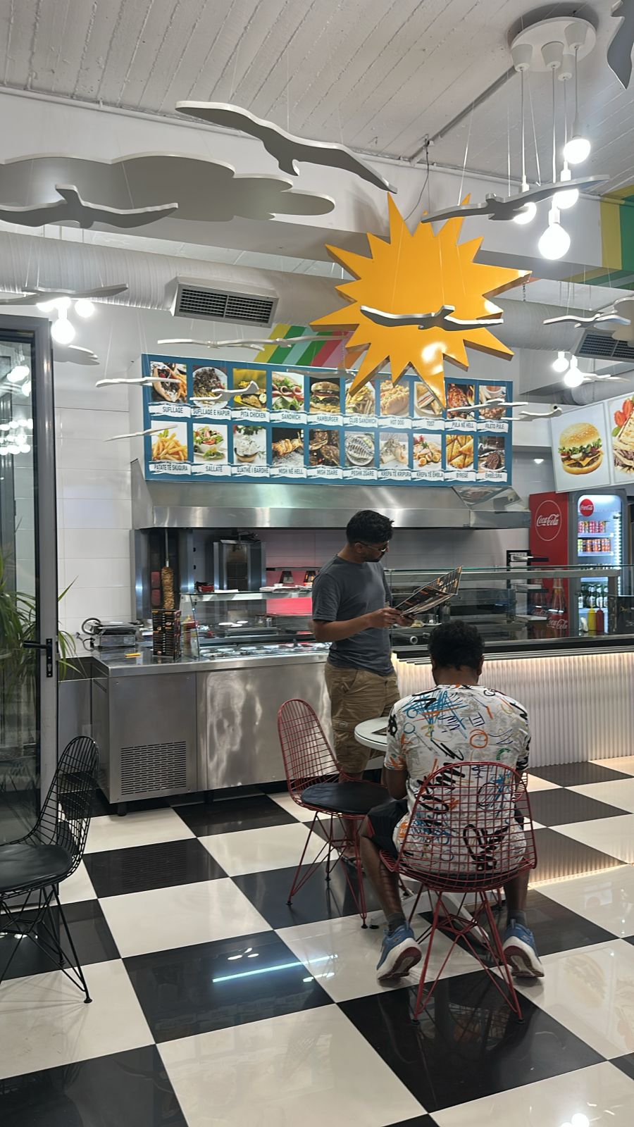''Day Night'' Fast Food