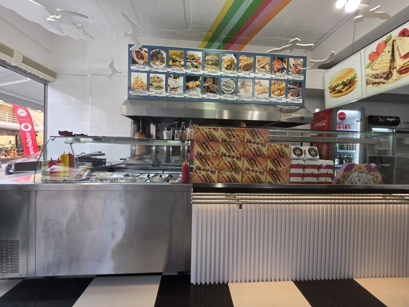''Day Night'' Fast Food
