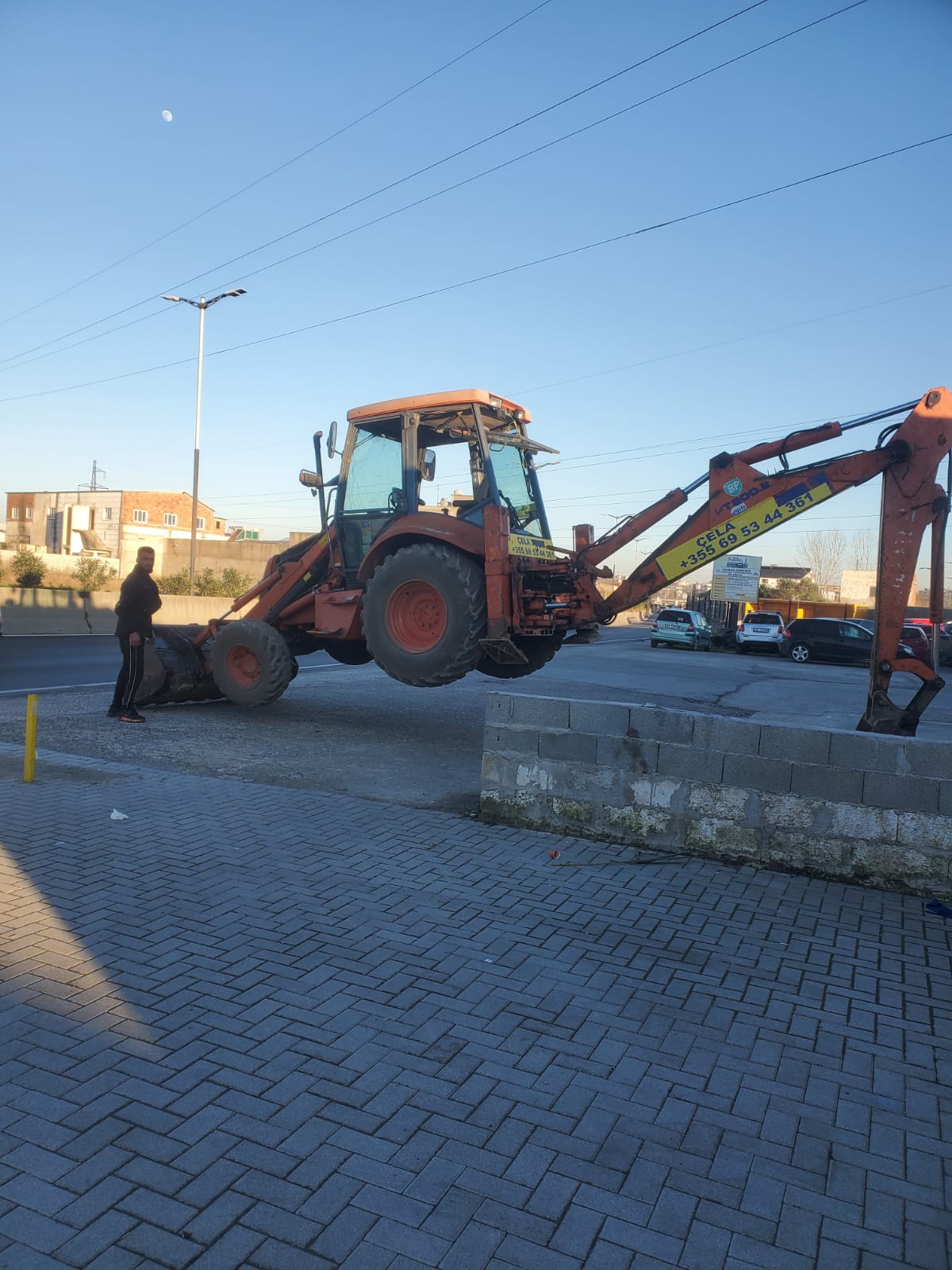 Cela Eskavator